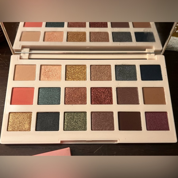 New Ciate eyesha palette lot 3 items - Picture 2 of 4